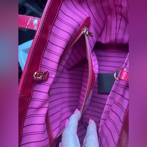 Louis Vuitton Authentic Handbag - Picture 7 of 16